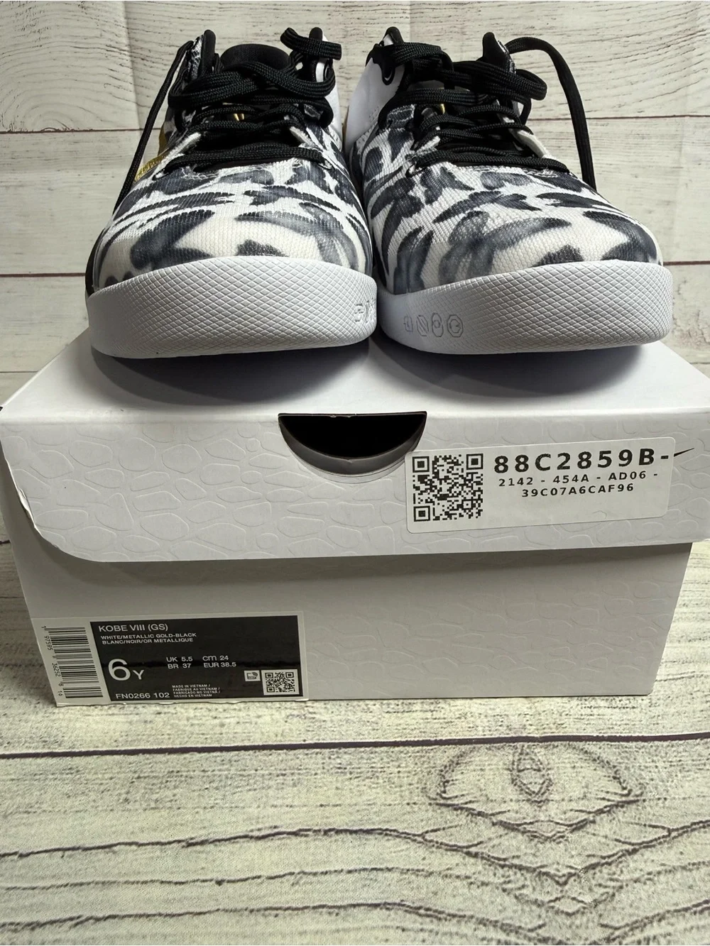 Nike Size 6Y Kobe 8 Mambacita VNDS